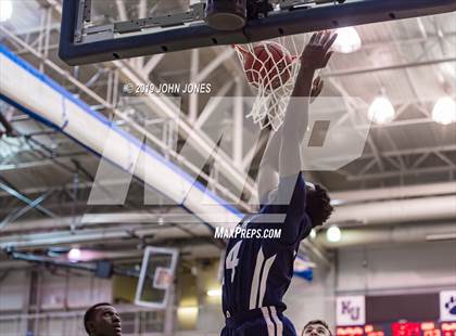 Thumbnail 3 in Koinonia Academy vs. Our Savior New American (Metro Classic) photogallery.