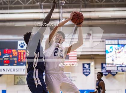 Thumbnail 3 in Koinonia Academy vs. Our Savior New American (Metro Classic) photogallery.