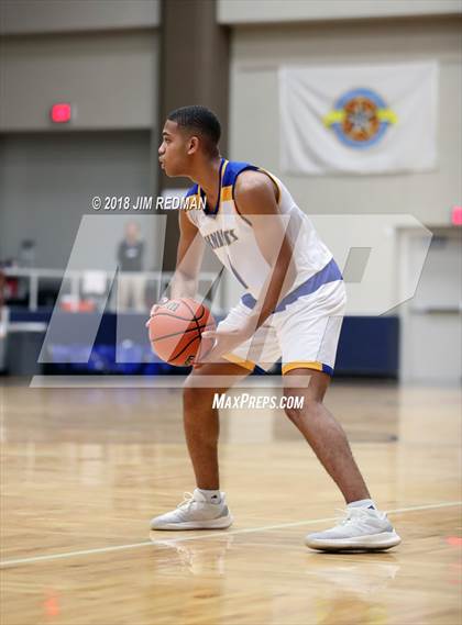 Thumbnail 3 in Sam Houston vs. Fort Bend Elkins (McDonald's Texas Invitational) photogallery.