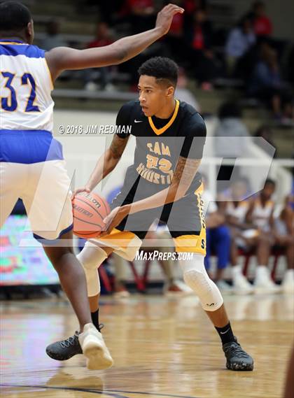 Thumbnail 2 in Sam Houston vs. Fort Bend Elkins (McDonald's Texas Invitational) photogallery.