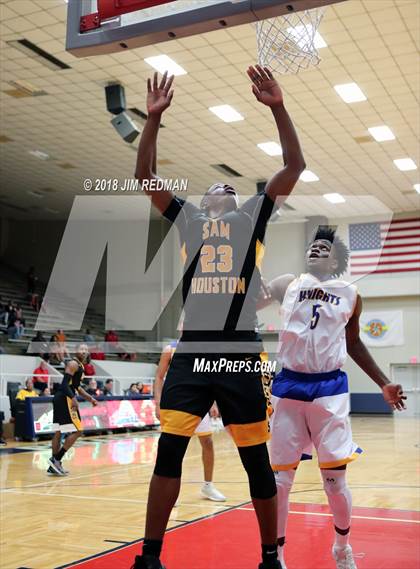 Thumbnail 2 in Sam Houston vs. Fort Bend Elkins (McDonald's Texas Invitational) photogallery.