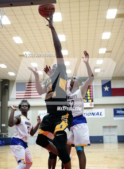 Thumbnail 2 in Sam Houston vs. Fort Bend Elkins (McDonald's Texas Invitational) photogallery.