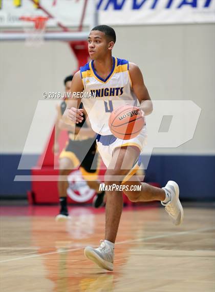 Thumbnail 2 in Sam Houston vs. Fort Bend Elkins (McDonald's Texas Invitational) photogallery.