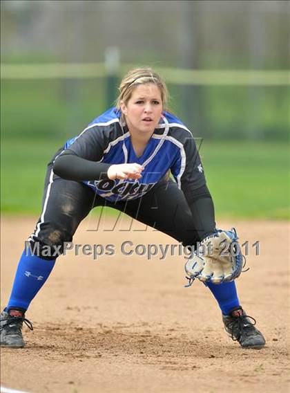 Thumbnail 2 in Rocklin vs. Davis (Victory Pre-Season T.O.C.) photogallery.