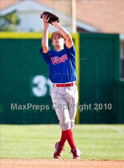 Thumbnail 3 in Pearland vs Dulles (Alvin Tournament) photogallery.