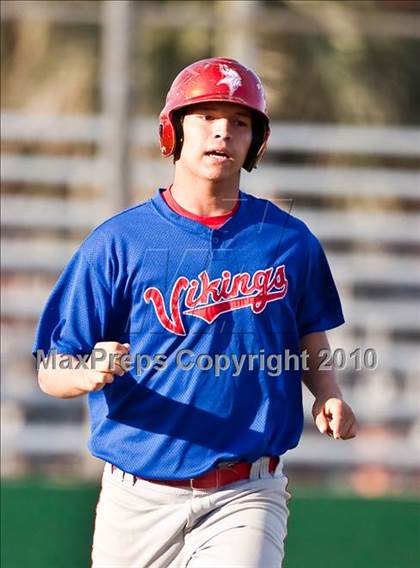 Thumbnail 2 in Pearland vs Dulles (Alvin Tournament) photogallery.