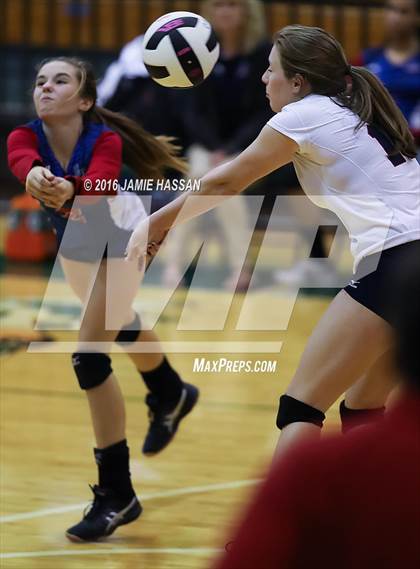 Thumbnail 2 in Strom Thurmond vs Bishop England (SCHSL 2nd Round)  photogallery.