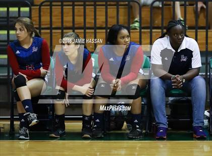 Thumbnail 2 in Strom Thurmond vs Bishop England (SCHSL 2nd Round)  photogallery.