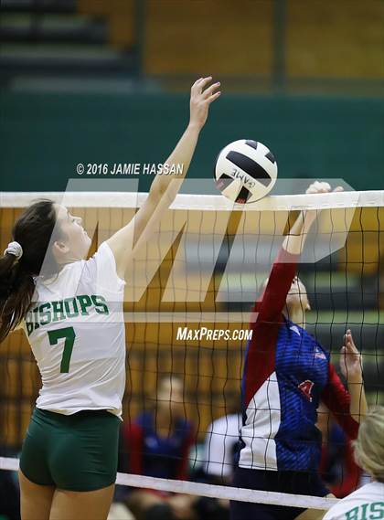 Thumbnail 2 in Strom Thurmond vs Bishop England (SCHSL 2nd Round)  photogallery.