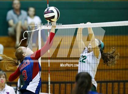 Thumbnail 1 in Strom Thurmond vs Bishop England (SCHSL 2nd Round)  photogallery.