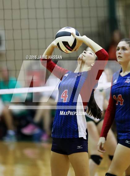 Thumbnail 1 in Strom Thurmond vs Bishop England (SCHSL 2nd Round)  photogallery.