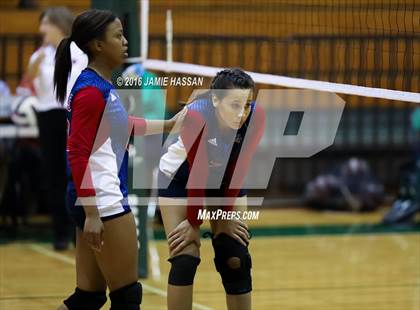 Thumbnail 3 in Strom Thurmond vs Bishop England (SCHSL 2nd Round)  photogallery.
