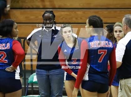 Thumbnail 2 in Strom Thurmond vs Bishop England (SCHSL 2nd Round)  photogallery.