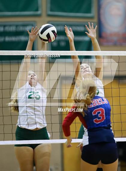 Thumbnail 2 in Strom Thurmond vs Bishop England (SCHSL 2nd Round)  photogallery.