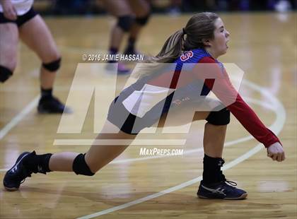 Thumbnail 2 in Strom Thurmond vs Bishop England (SCHSL 2nd Round)  photogallery.