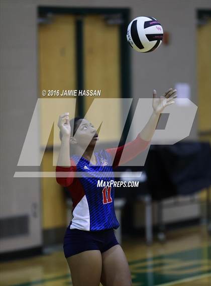 Thumbnail 3 in Strom Thurmond vs Bishop England (SCHSL 2nd Round)  photogallery.