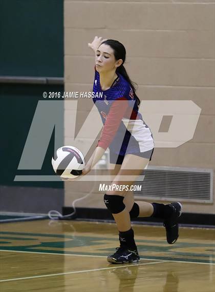 Thumbnail 2 in Strom Thurmond vs Bishop England (SCHSL 2nd Round)  photogallery.