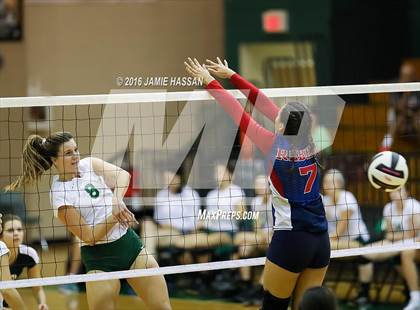 Thumbnail 1 in Strom Thurmond vs Bishop England (SCHSL 2nd Round)  photogallery.