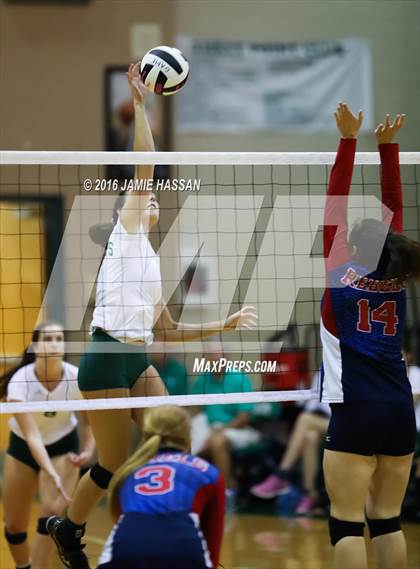 Thumbnail 2 in Strom Thurmond vs Bishop England (SCHSL 2nd Round)  photogallery.
