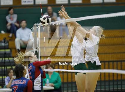 Thumbnail 2 in Strom Thurmond vs Bishop England (SCHSL 2nd Round)  photogallery.