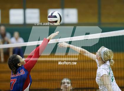 Thumbnail 1 in Strom Thurmond vs Bishop England (SCHSL 2nd Round)  photogallery.