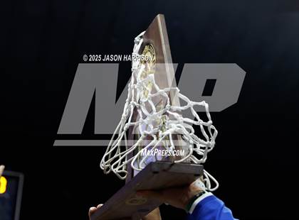 Thumbnail 1 in Duncanville vs. Bellaire (UIL Basketball 6A D1 Final) photogallery.