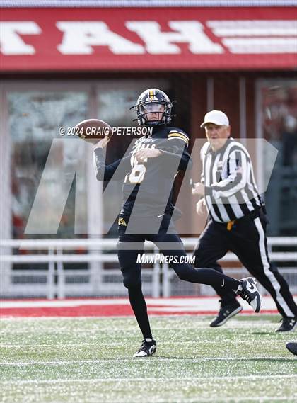 Thumbnail 3 in Roy vs Bountiful (UHSAA 5A Final) photogallery.