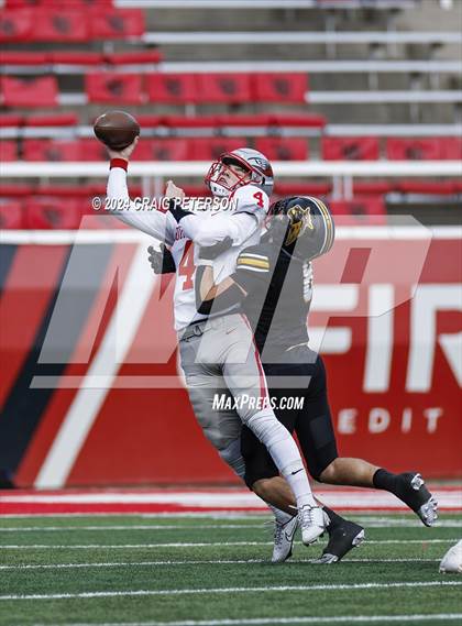 Thumbnail 3 in Roy vs Bountiful (UHSAA 5A Final) photogallery.