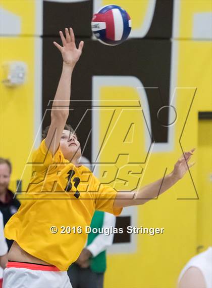 Thumbnail 3 in Saint Francis vs. Bellarmine College Prep (CIF CCS D1 Final) photogallery.