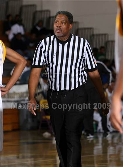 Thumbnail 3 in Jordan vs. Crenshaw (Lynwood Christmas Challenge) photogallery.