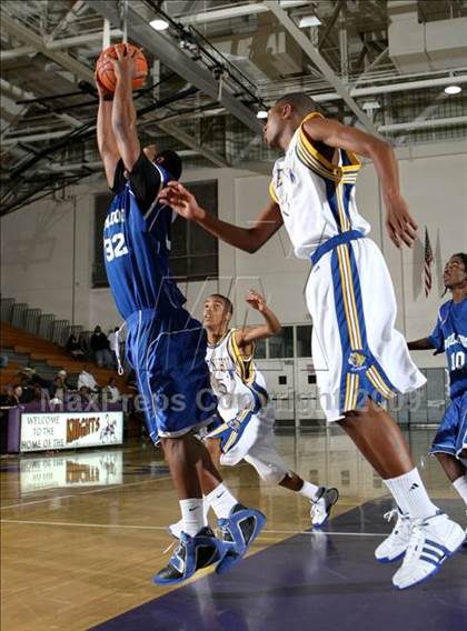 Thumbnail 1 in Jordan vs. Crenshaw (Lynwood Christmas Challenge) photogallery.