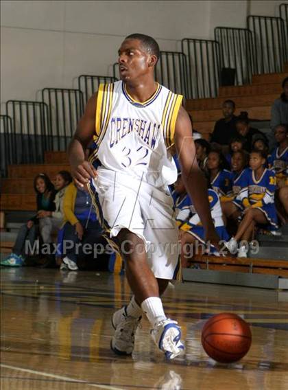 Thumbnail 2 in Jordan vs. Crenshaw (Lynwood Christmas Challenge) photogallery.