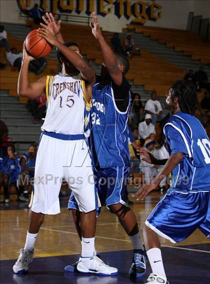Thumbnail 2 in Jordan vs. Crenshaw (Lynwood Christmas Challenge) photogallery.