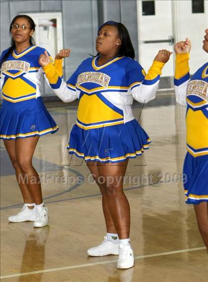 Thumbnail 2 in Jordan vs. Crenshaw (Lynwood Christmas Challenge) photogallery.