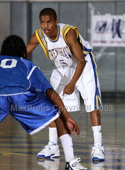 Thumbnail 3 in Jordan vs. Crenshaw (Lynwood Christmas Challenge) photogallery.