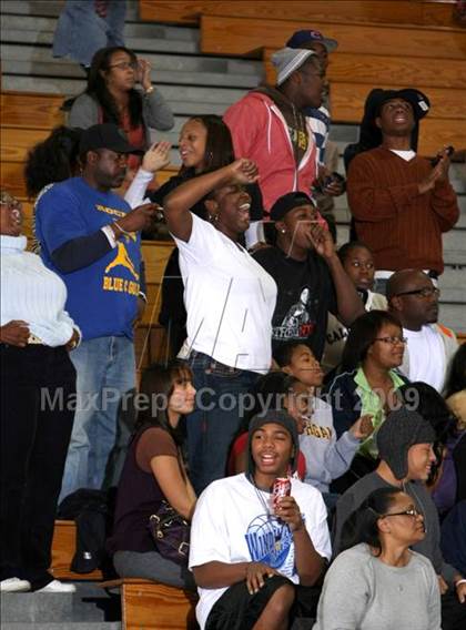 Thumbnail 3 in Jordan vs. Crenshaw (Lynwood Christmas Challenge) photogallery.