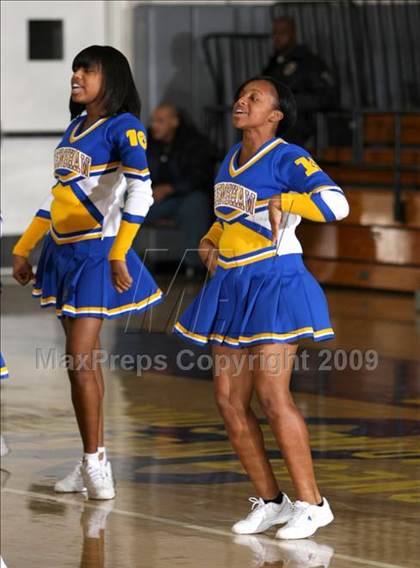 Thumbnail 3 in Jordan vs. Crenshaw (Lynwood Christmas Challenge) photogallery.