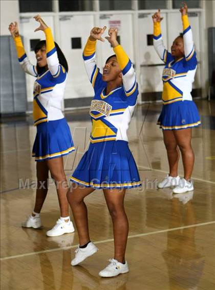 Thumbnail 3 in Jordan vs. Crenshaw (Lynwood Christmas Challenge) photogallery.