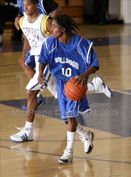 Thumbnail 2 in Jordan vs. Crenshaw (Lynwood Christmas Challenge) photogallery.