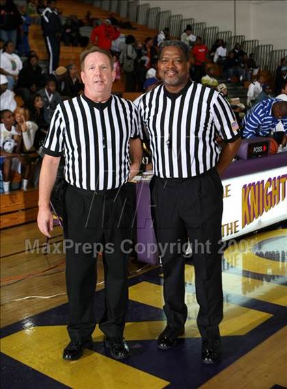 Thumbnail 3 in Jordan vs. Crenshaw (Lynwood Christmas Challenge) photogallery.