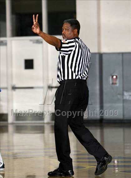 Thumbnail 1 in Jordan vs. Crenshaw (Lynwood Christmas Challenge) photogallery.