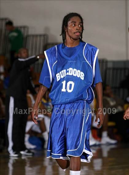 Thumbnail 1 in Jordan vs. Crenshaw (Lynwood Christmas Challenge) photogallery.