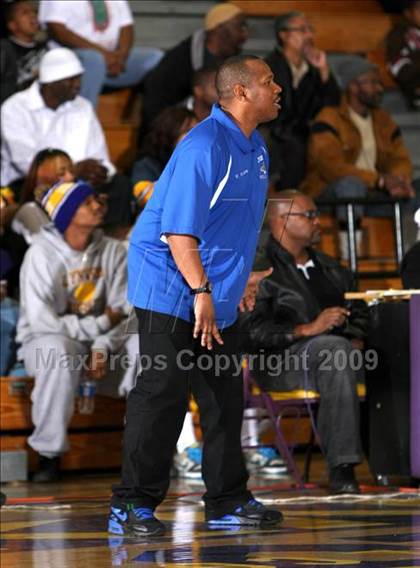 Thumbnail 2 in Jordan vs. Crenshaw (Lynwood Christmas Challenge) photogallery.