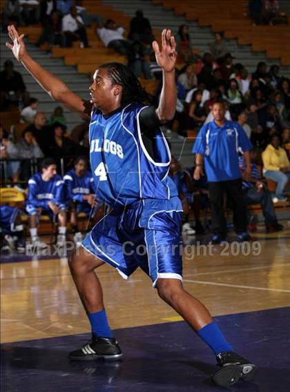 Thumbnail 1 in Jordan vs. Crenshaw (Lynwood Christmas Challenge) photogallery.