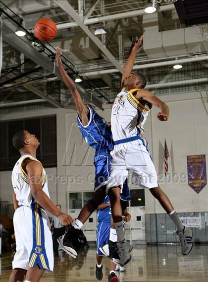 Thumbnail 3 in Jordan vs. Crenshaw (Lynwood Christmas Challenge) photogallery.