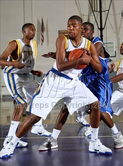 Thumbnail 1 in Jordan vs. Crenshaw (Lynwood Christmas Challenge) photogallery.