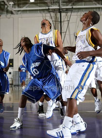 Thumbnail 2 in Jordan vs. Crenshaw (Lynwood Christmas Challenge) photogallery.