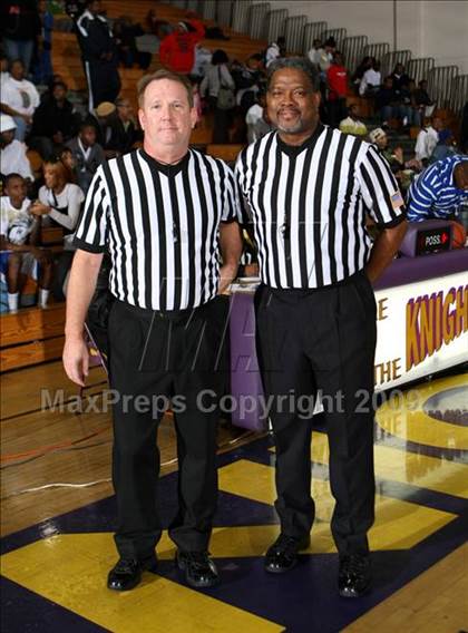 Thumbnail 1 in Jordan vs. Crenshaw (Lynwood Christmas Challenge) photogallery.