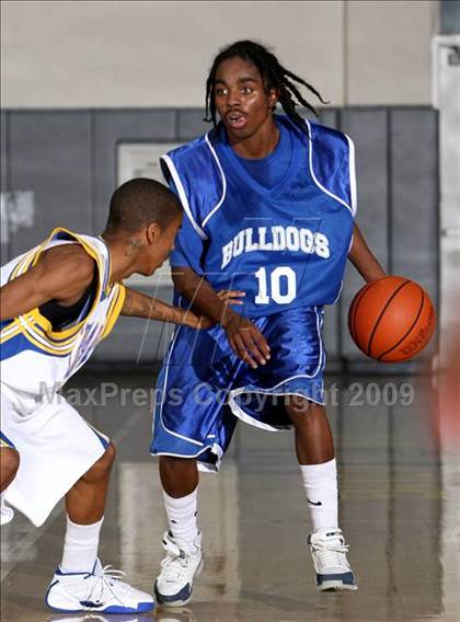 Thumbnail 1 in Jordan vs. Crenshaw (Lynwood Christmas Challenge) photogallery.