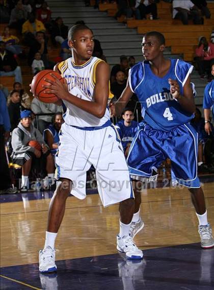 Thumbnail 1 in Jordan vs. Crenshaw (Lynwood Christmas Challenge) photogallery.